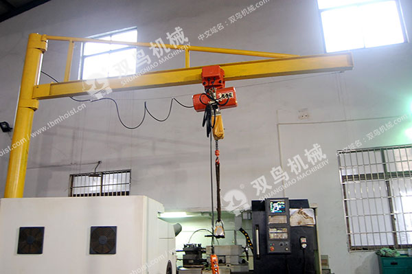 雙鳥成功案例-模具吊裝使用雙鳥牌電動葫蘆